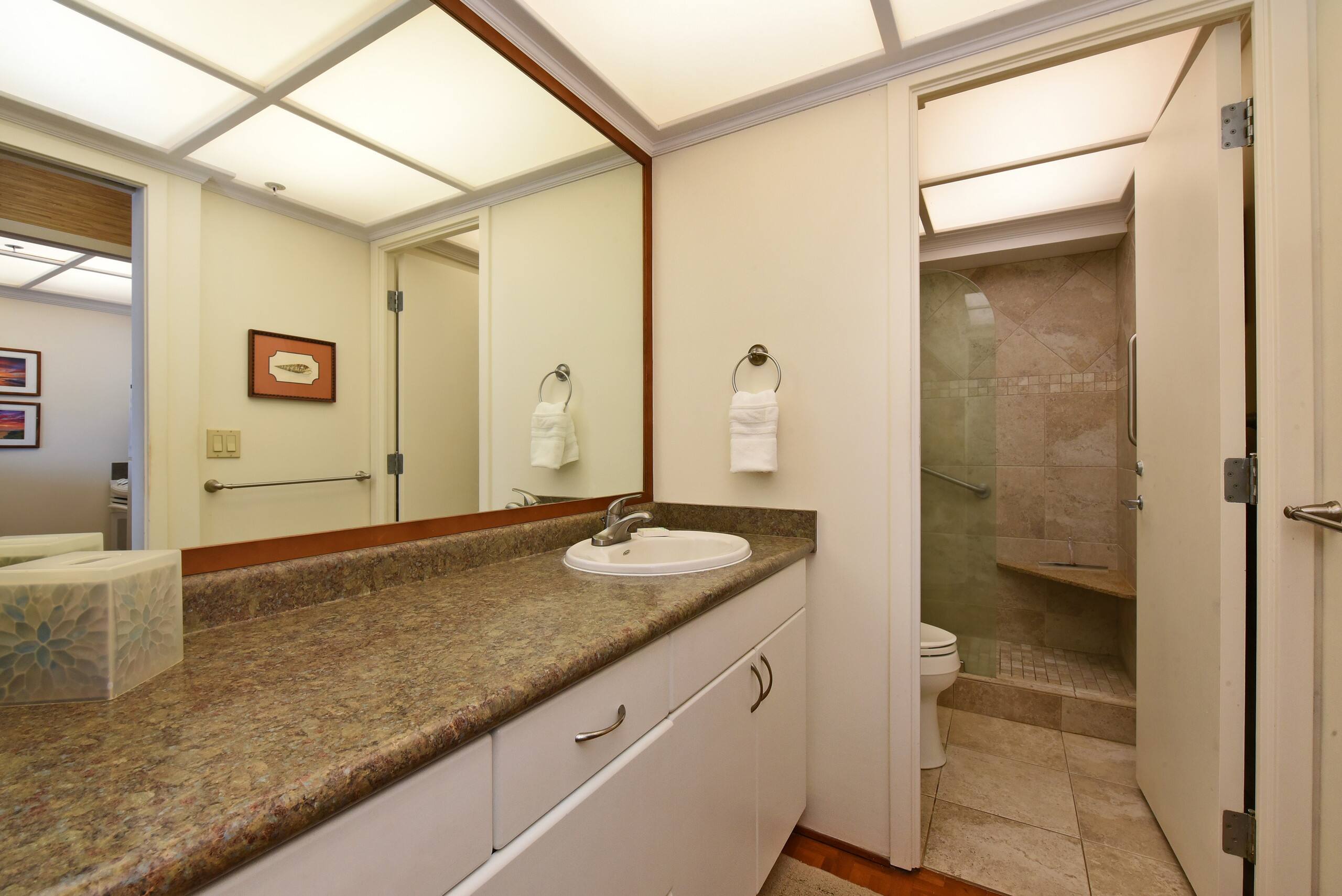 Condo in Lahaina · ★4.97 · Studio · 1 bed · 1 bath - Image 8