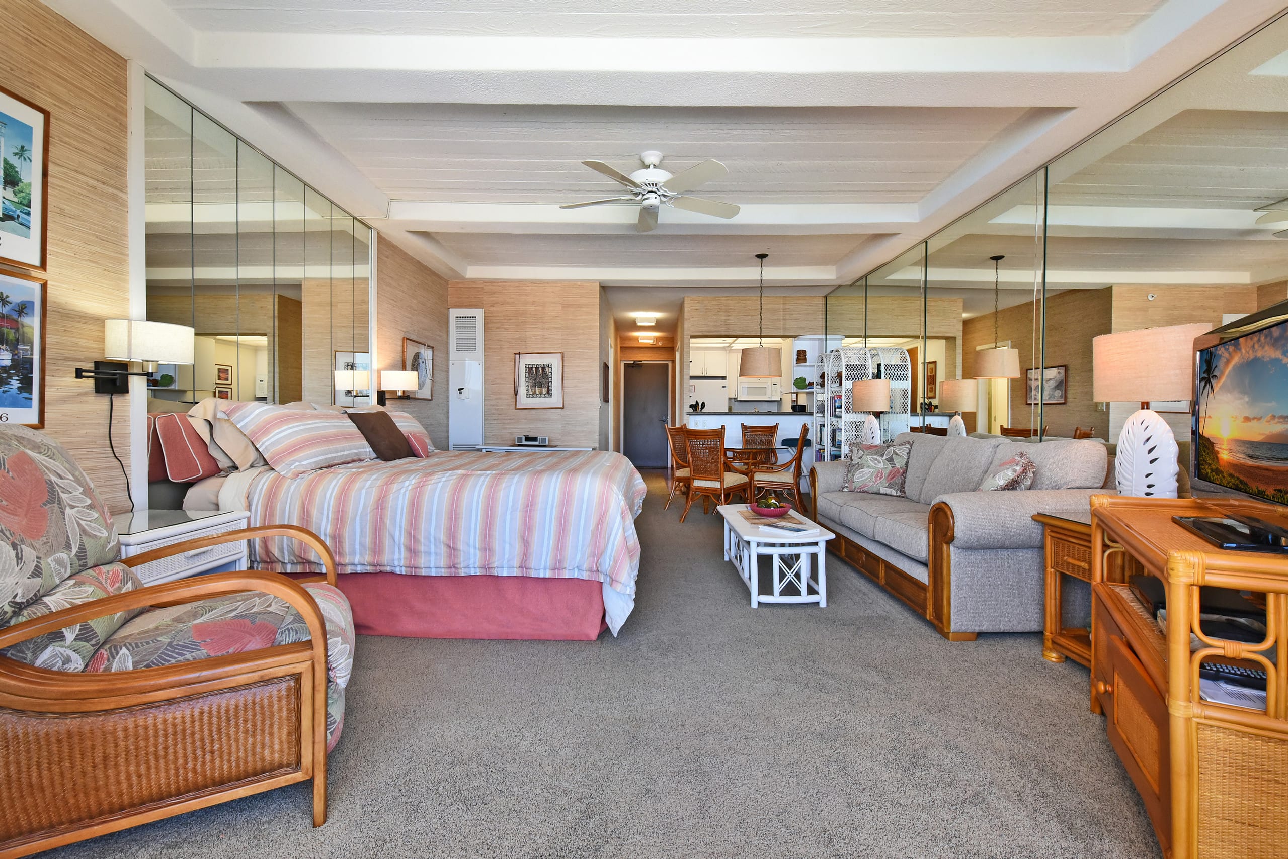Condo in Lahaina · ★4.97 · Studio · 1 bed · 1 bath - Image 2