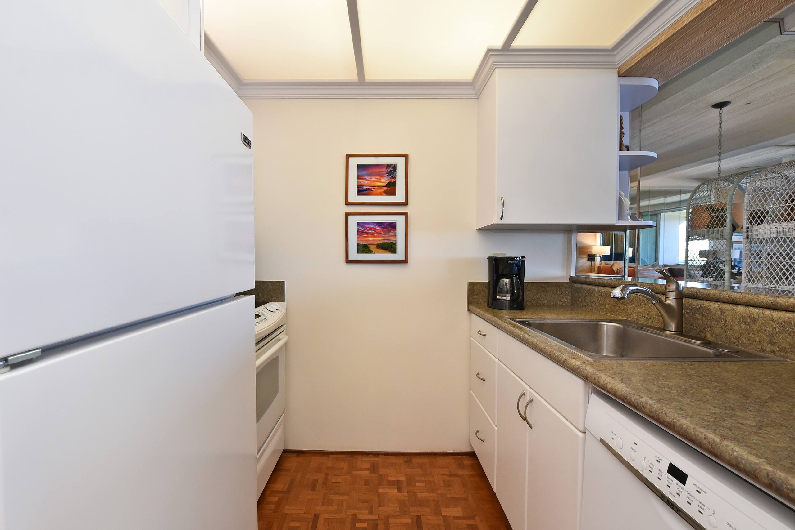 Condo in Lahaina · ★4.97 · Studio · 1 bed · 1 bath - Image 9
