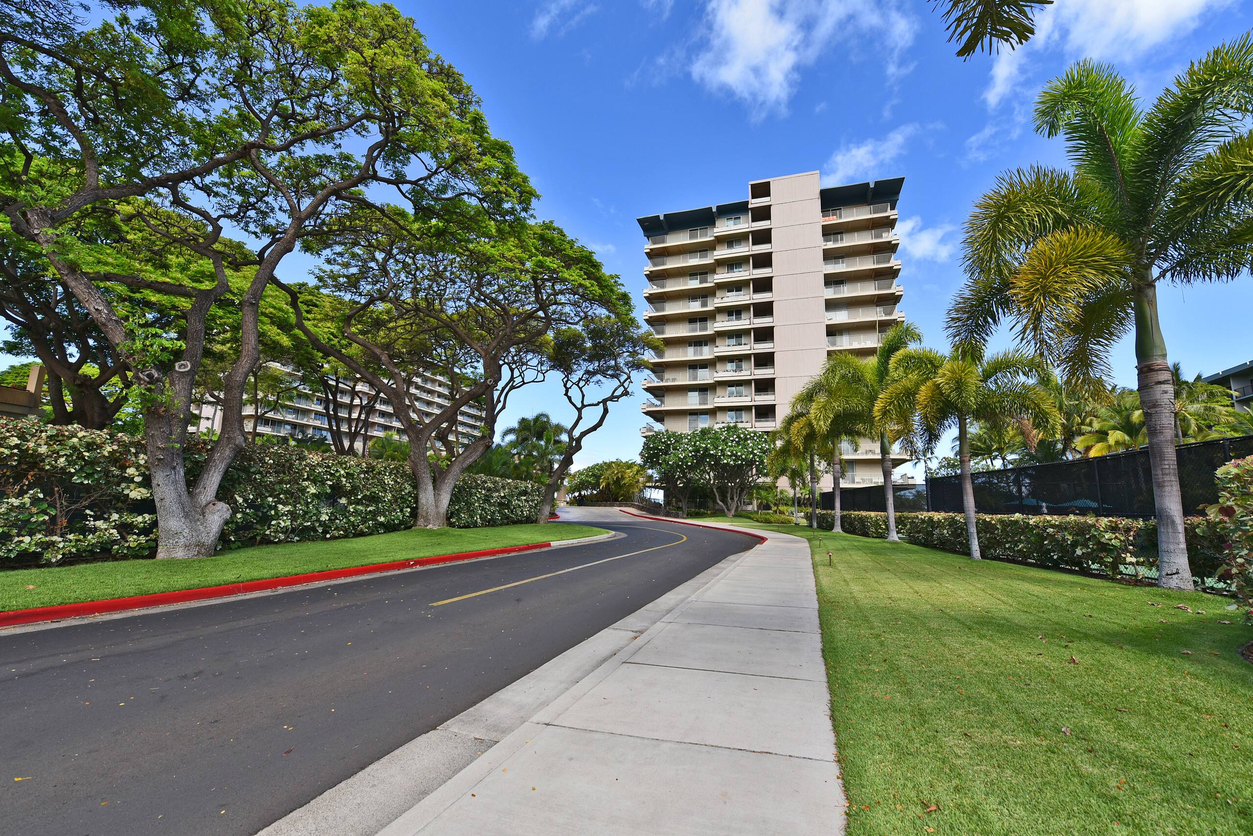 Condo in Lahaina · ★4.97 · Studio · 1 bed · 1 bath - Image 19