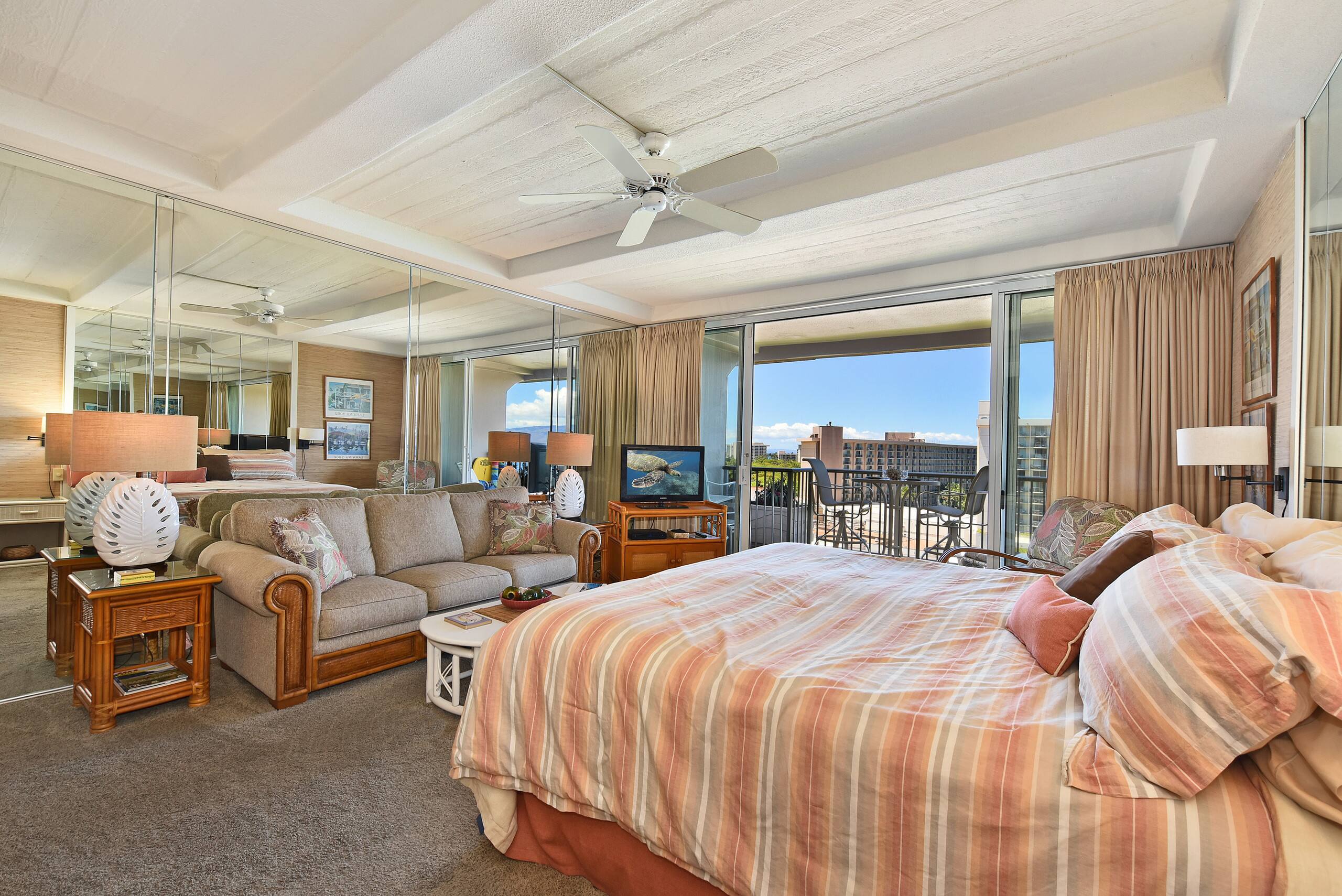 Condo in Lahaina · ★4.97 · Studio · 1 bed · 1 bath - Image 11