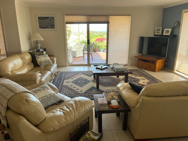Top performing Airbnb: Stunning pet friendly Carrickalinga beach home in Carrickalinga