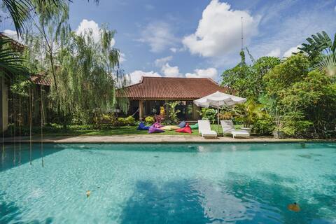 4BR Villas (2000m2) next to Hyatt