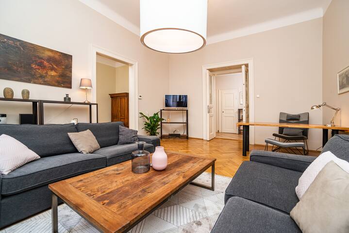 Large and modern apartment in the heart of Prague gallery image 2