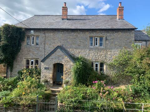 Large house & garden, hot tub, by Three Horseshoes