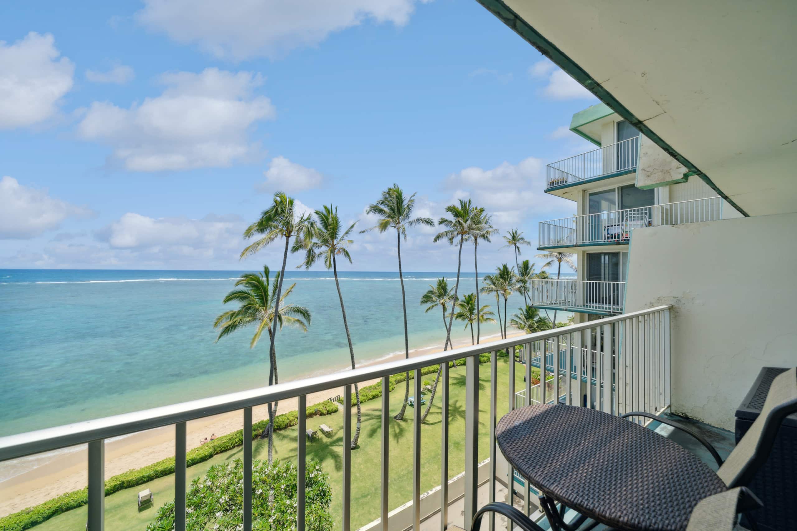 Condo in Hauula · ★4.67 · 1 bedroom · 2 beds · 1 bath - Image 12