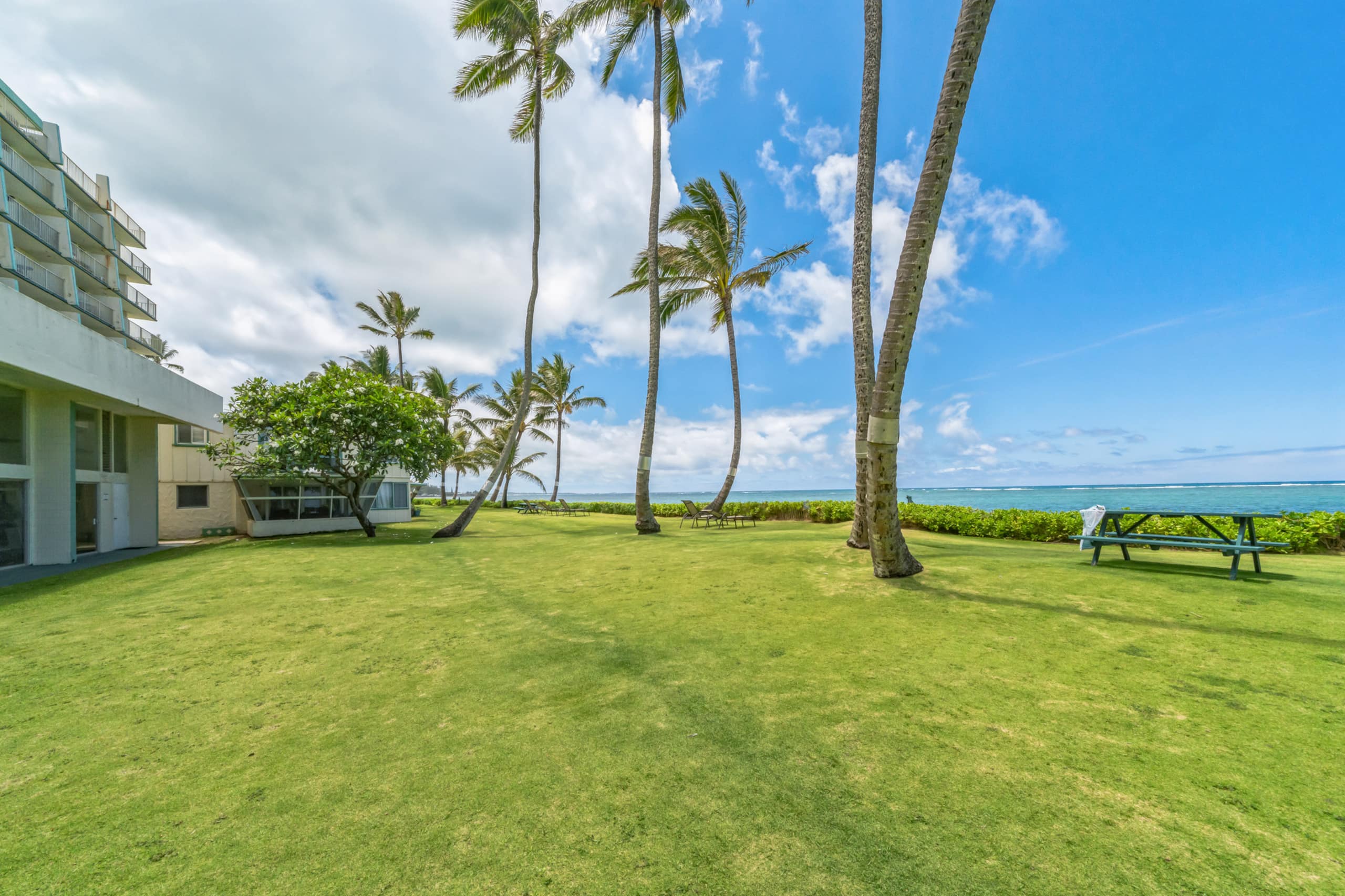 Condo in Hauula · ★4.67 · 1 bedroom · 2 beds · 1 bath - Image 14