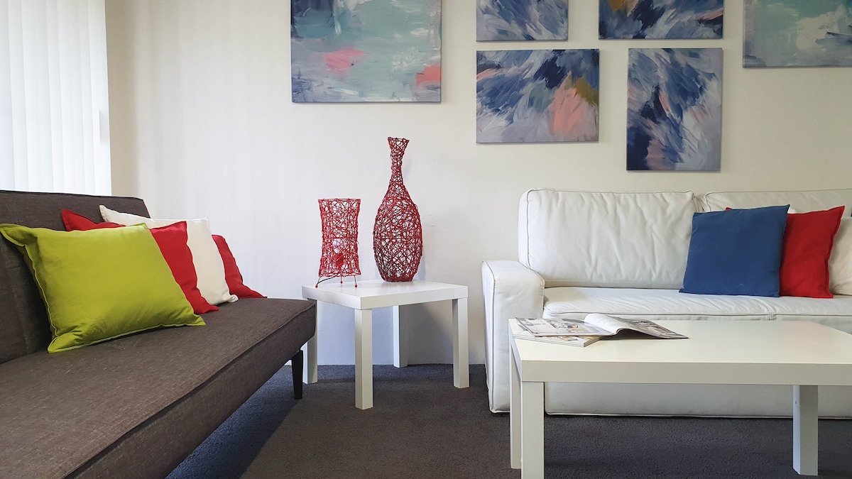 Top performing Airbnb: 2 Bdrm Aprtmnt in a Great Lcation + Prkng in Ultimo