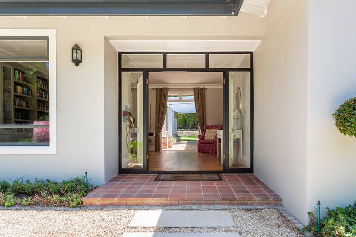 Quiet country home in beautiful garden -Cape Town gallery image 2