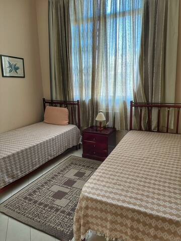 Ap 2 qtos Ipanema claro entre 3 praias c/ garagem gallery image 5