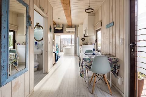 Mar no Camiño. Bathtub, sea view and fireplace.