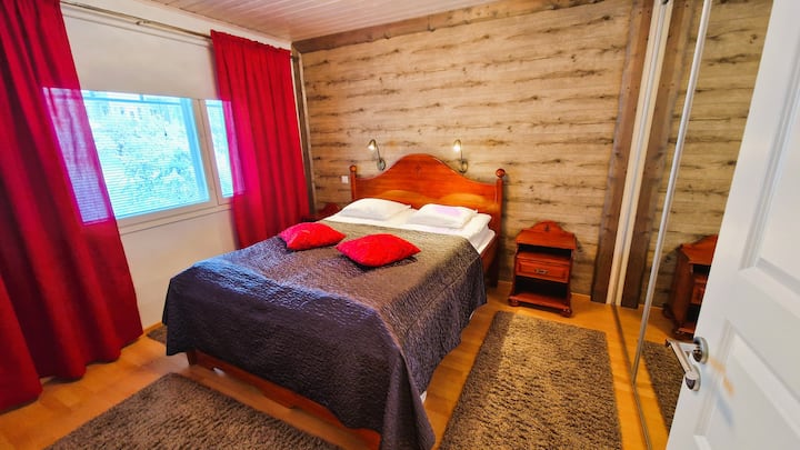 Master bedroom with a double bed