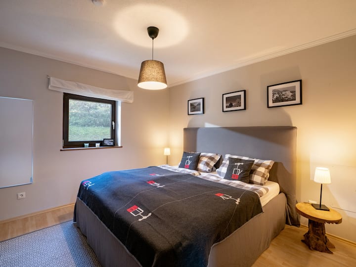 Spavaća soba sa susjednom kupaonicom