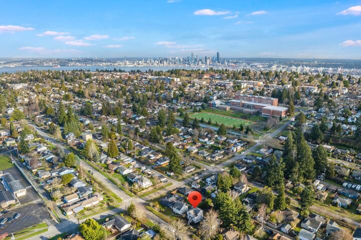 Quiet West Seattle Home- Best Location! gallery image 5