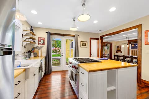Baileys Harbor Yellow Home with a View