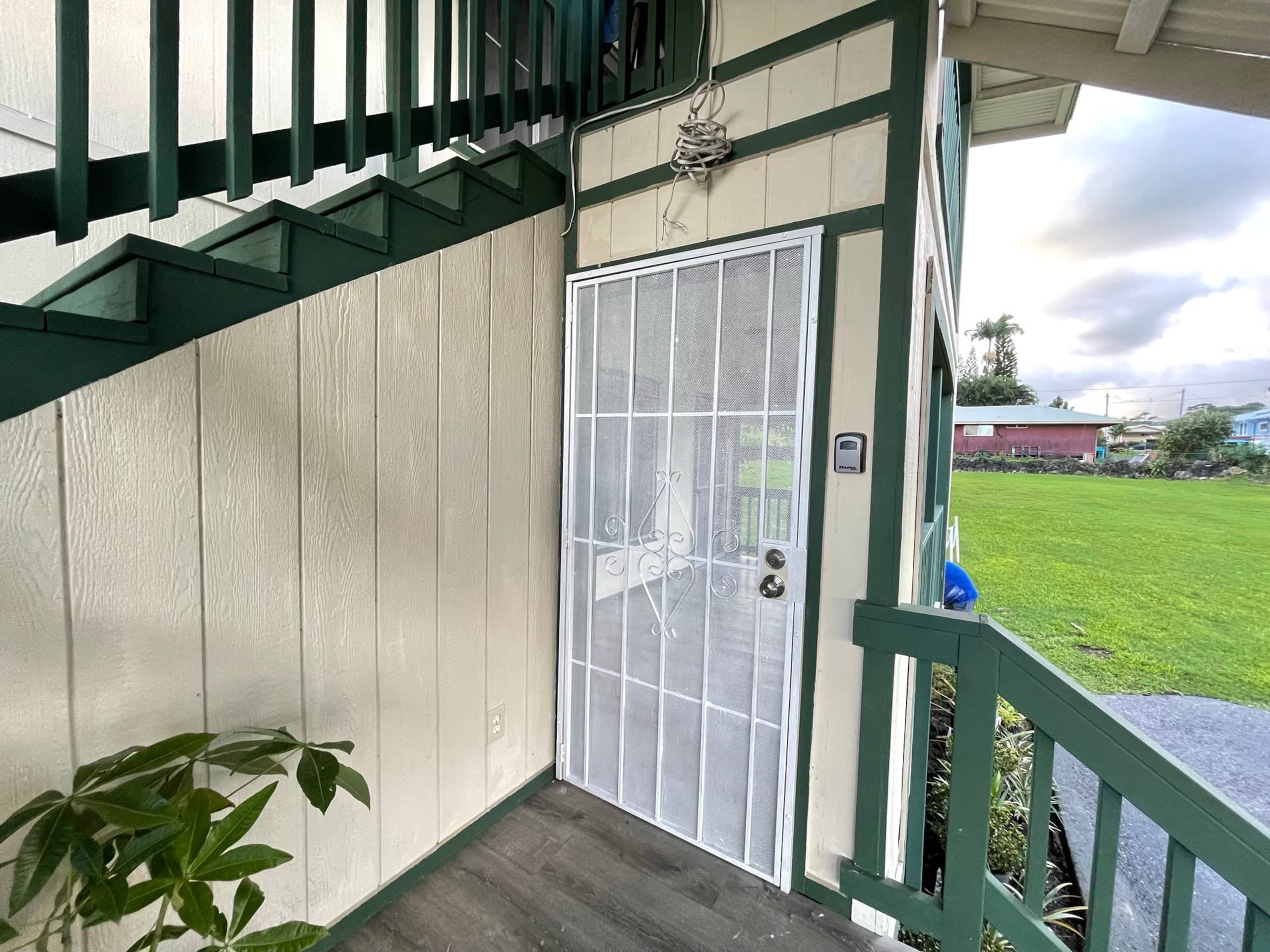 Home in Hilo · ★4.75 · 2 bedrooms · 2 beds · 1 private bath - Image 11