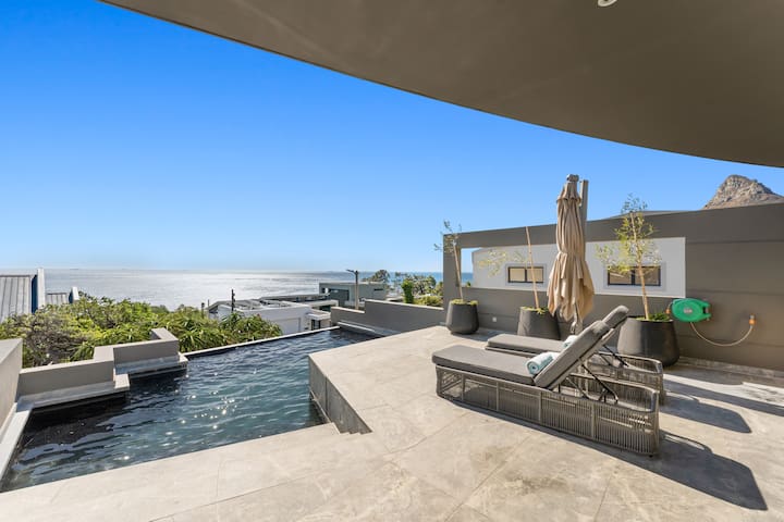 Camps Bay Luxury Villa – Villa Ravensteyn gallery image 2