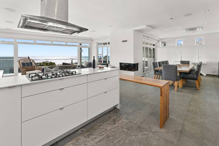 Camps Bay Luxury Villa – Villa Ravensteyn gallery image 4