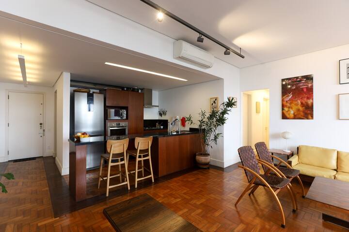 Wonderful big apt Leme Copacabana beach gallery image 3
