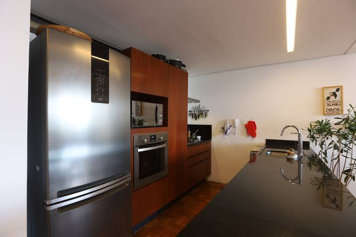 Wonderful big apt Leme Copacabana beach gallery image 5