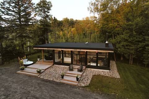 Modern Waterfront Retreat in Muskoka