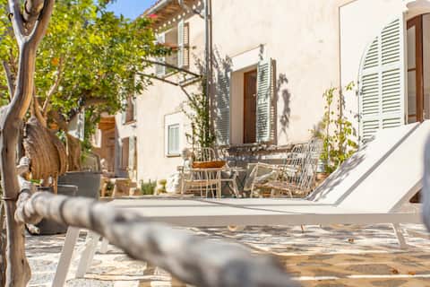 Can Llum (House of Light) 3 bedrooms, sleeps 6,