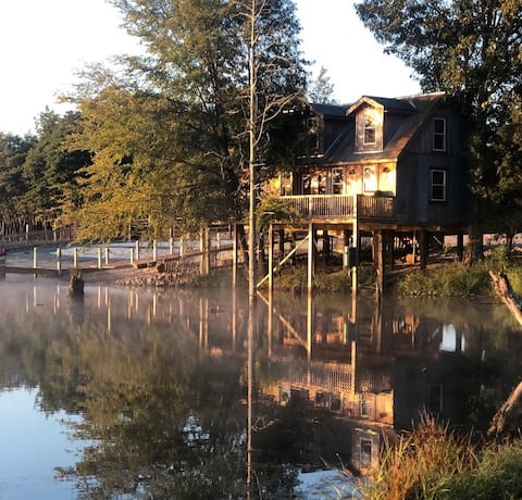 Samson's Whitetail Mountain Lakeside Cabin