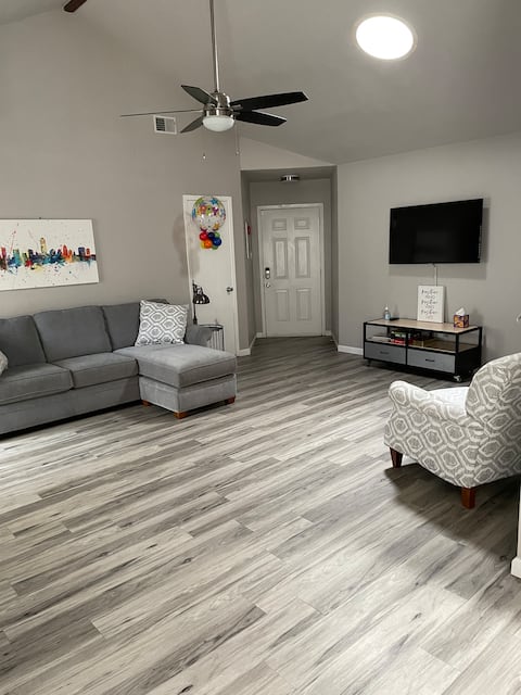 Popular Airbnb listing: Sparkling Clean Spacious 2BR 1BA Home in S. Austin in Cherry Creek