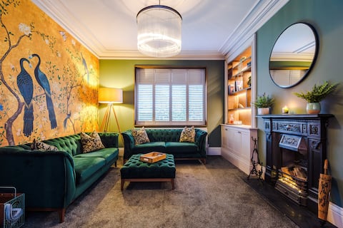 Top performing Airbnb: Large Home in Northenden/sleeps 8 ‘Urban Oasis’ in Northenden