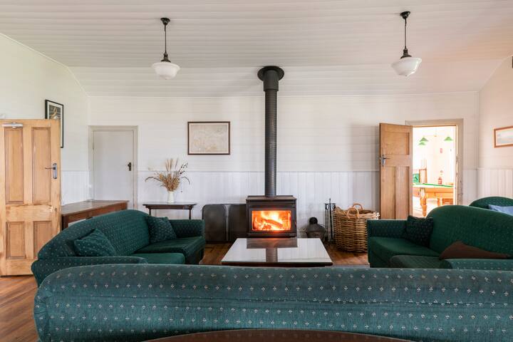 Entire Seacroft Historic Ocean Front Guesthouse gallery image 4