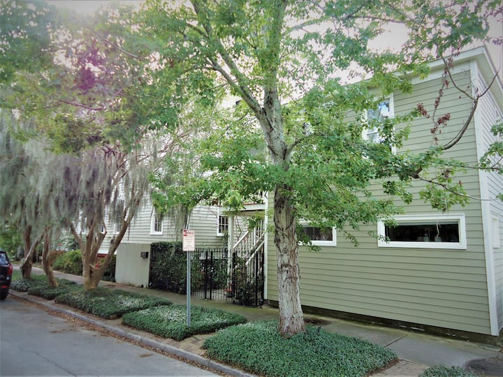 Spanish Moss Carriage House Apartments for Rent in Savannah,