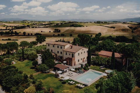 Poggio Martino | Childfriendly Farmhouse with Pool