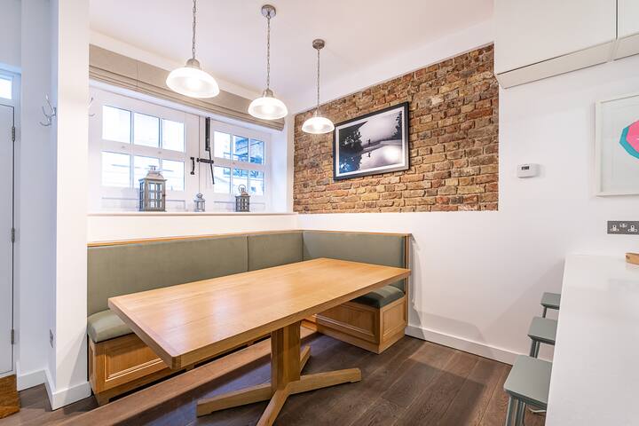 Quiet Mews House 2Bed 2Bath South Kensington Wi-Fi gallery image 2
