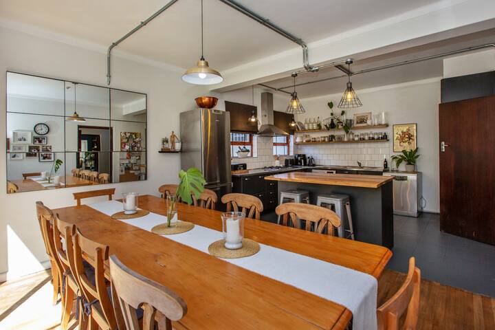 Mountain Shadow Family Home gallery image 4