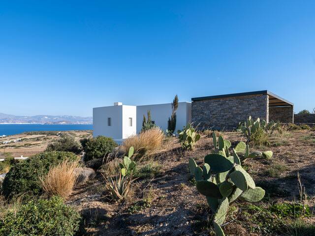 MakMore Villa: Wellbeing Sanctuary with 180° View gallery image 5