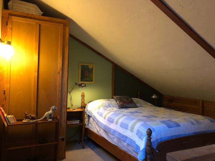 Upstairs Full Bed.