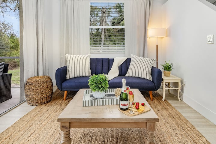 Hideaway At Hidden Palms Cove - Fort Myers Beach, FL
