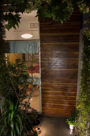 Contemporary House with Jacuzzi in San Angel gallery image 2