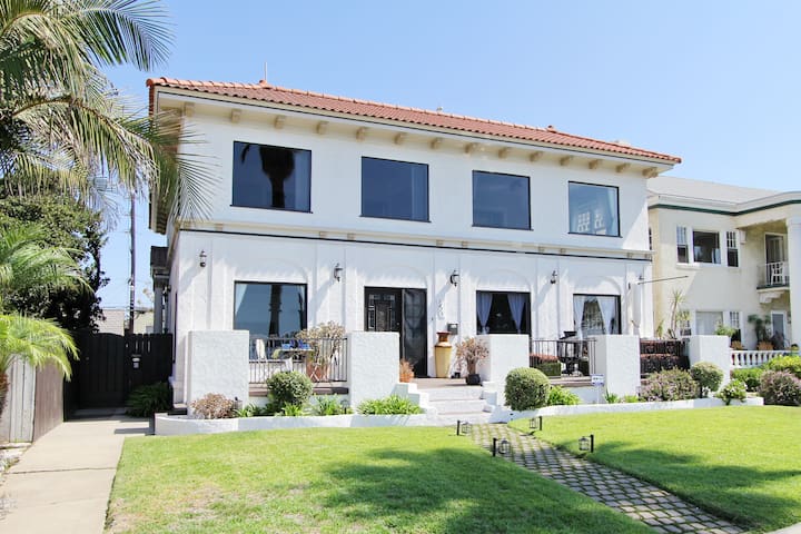 Oceanfront Luxury Oasis Jacuzzi, Gazebo, Gym, Yard gallery image 2