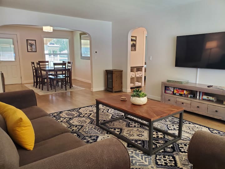 Peaceful downtown CdA retreat in Sanders Beach Houses for Rent in