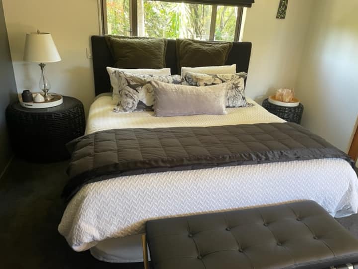 Platinum Lodge, Judgeford near Whitby, Wellington