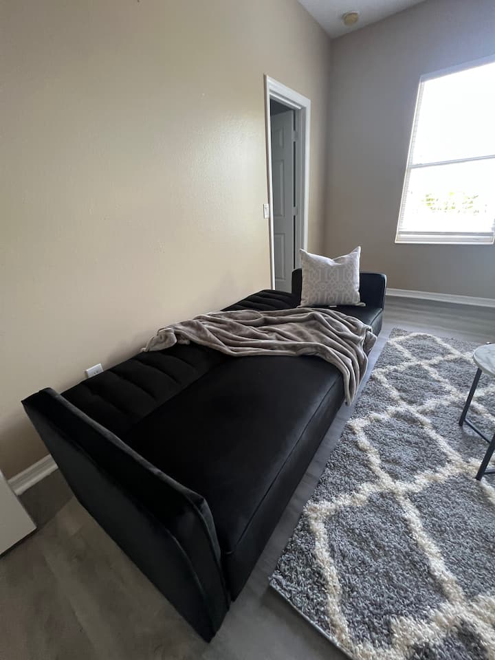 الجناح الرئيسي رقم1 الموجود على سرير أريكة في الطابق الثاني