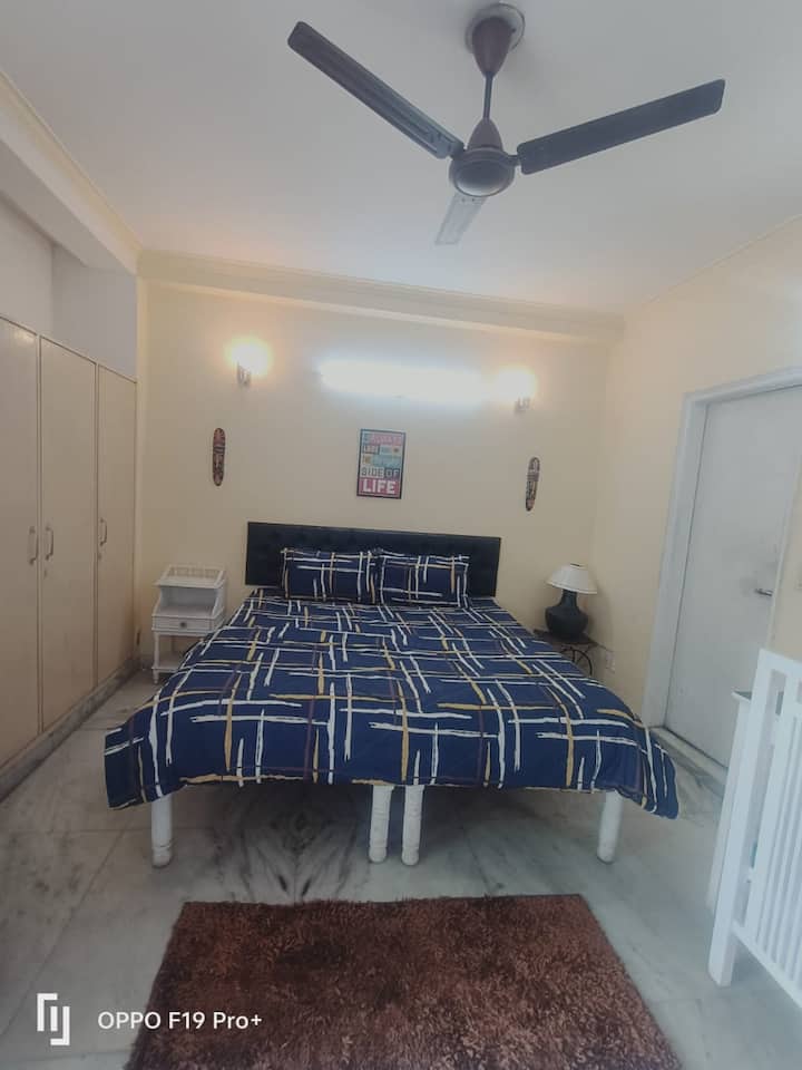 That Room On Terrace || Green Park Metro || 30mbps - New Delhi