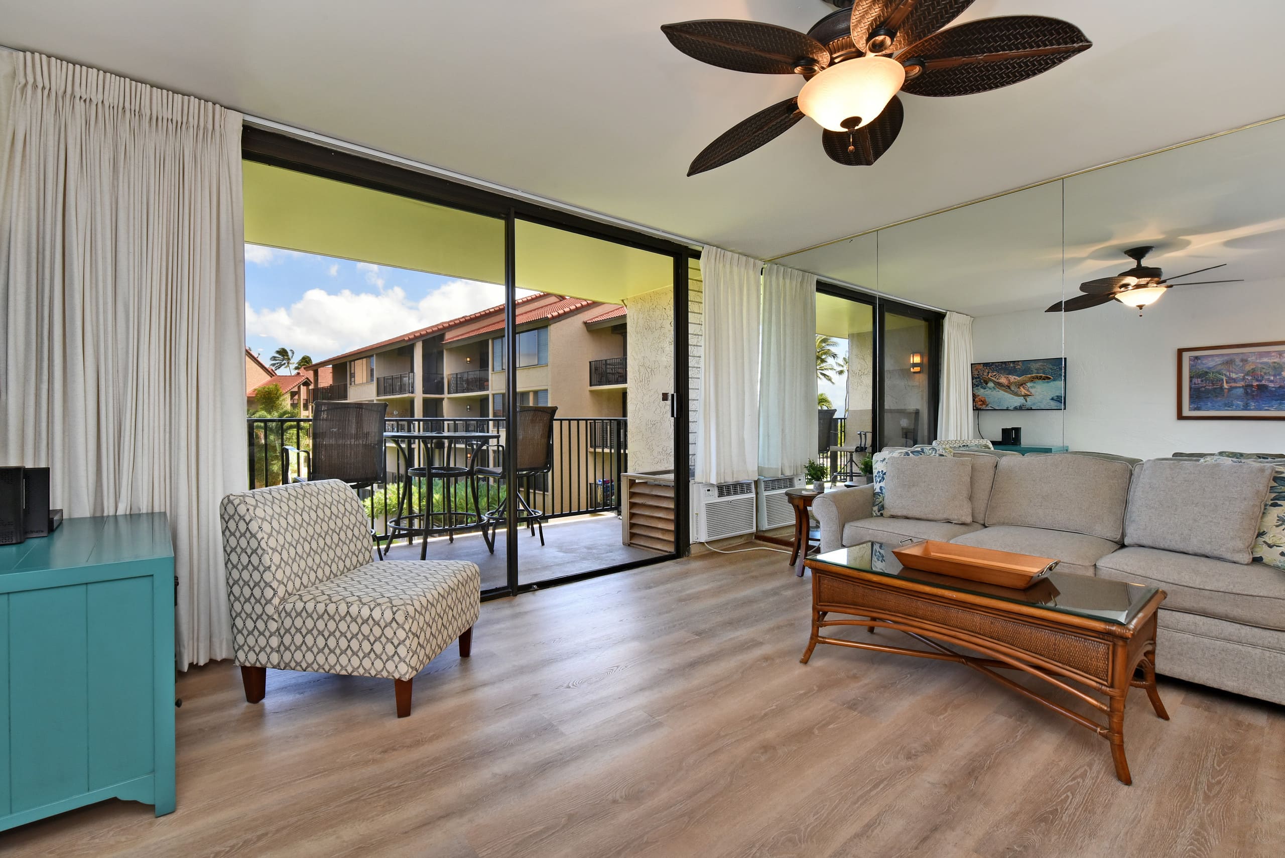 Condo in Lahaina · ★4.87 · 1 bedroom · 2 beds · 1 shared bath - Image 4
