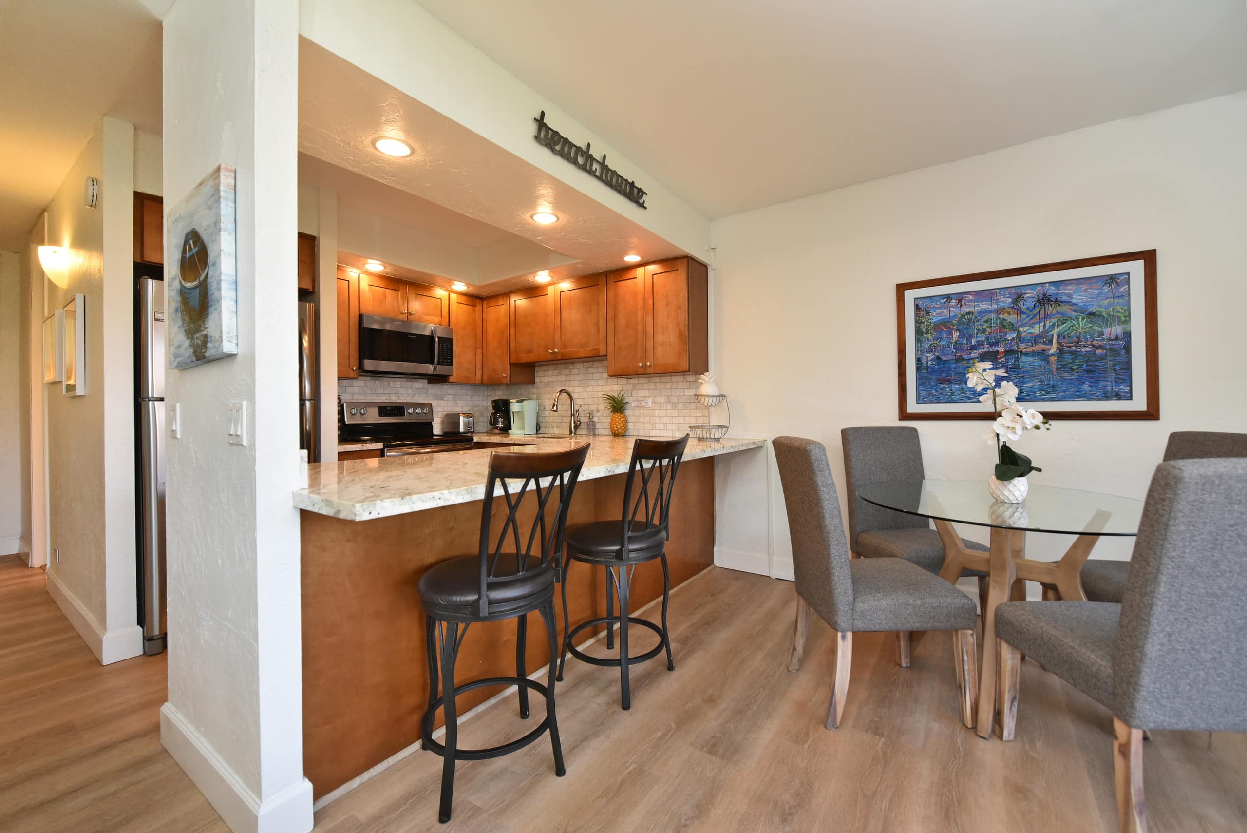 Condo in Lahaina · ★4.87 · 1 bedroom · 2 beds · 1 shared bath - Image 14