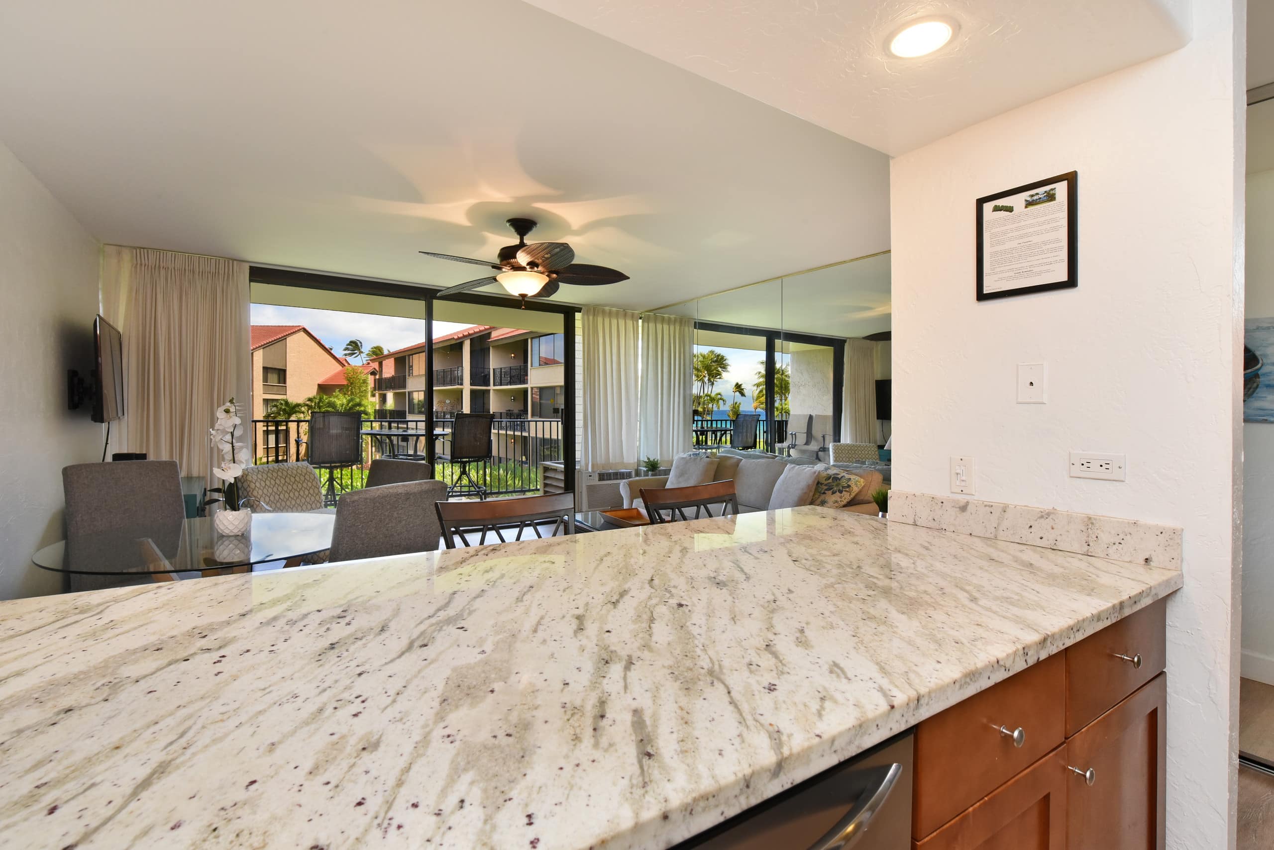 Condo in Lahaina · ★4.87 · 1 bedroom · 2 beds · 1 shared bath - Image 13