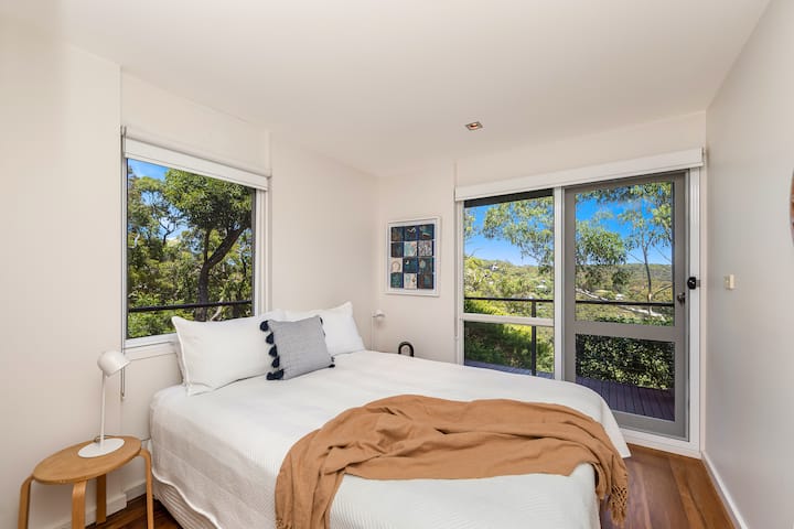 ห้องนอน 2 พร้อมเตียงควีนไซส์