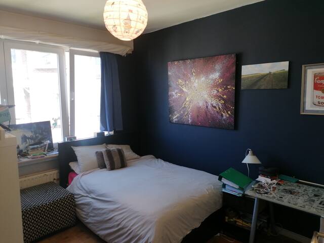 Beautiful appartment next to Ixelles ponds. gallery image 4