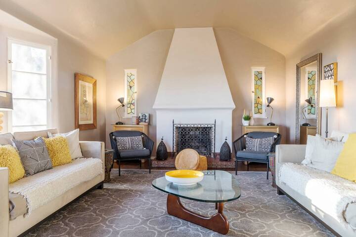 Hollywood Hills Prime Location | Sunset View