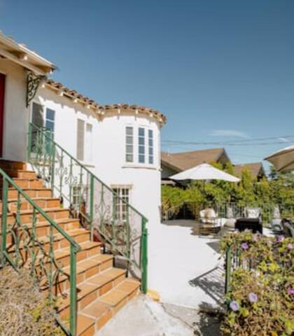 Hollywood Hills Prime Location | Sunset View gallery image 2